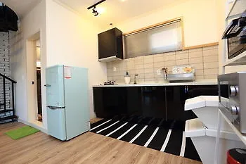 מלון ג'גו Hello 1204